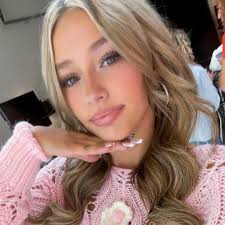 Allie Ingram's Instagram, Twitter & Facebook