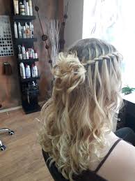 Könnt ihr mir vllt frisuren schicken die aber auch. Abschlussball Frisuren Wir Hoffen Friseur Haarscharf Facebook