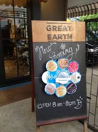Used since the 16th century for navigation, straight lines on this map can be used accurately as compass bearings but the size and shape of continents are distorted. Great Earth Coffee And Tea Picture Of Great Earth Cafetearia Bangkok Tripadvisor