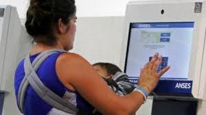Este martes 12 de enero cobran la asignación universal por embarazo (aue) las beneficiarias con dni terminados en 0. Cuales Son Los Cambios En La Auh Y Asignaciones Familiares Que Rigen Para El 2021