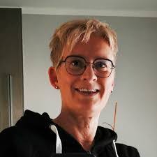 Alexandra Schaefer's Instagram, Twitter & Facebook