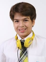  14  no mesmo ano, fez sua estreia na televisão, interpretando o protagonista bernardo na décima sétima temporada de malhação. Vilao De Carrossel Lucas Santos Sonha Em Ser Apresentador Me Inspiro No Silvio Santos Virgula