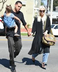 Ashlee Simpson Carries 4 000 Push Present Chanel Graffiti Messenger Bag