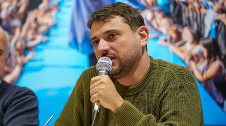 El insólito reclamo y la acusación de Juan Grabois a Tini Stoessel | eltrece