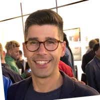 Leanne Burns's Instagram, Twitter & Facebook