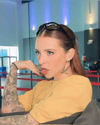 Pin de Hazel Martínez en Artistas