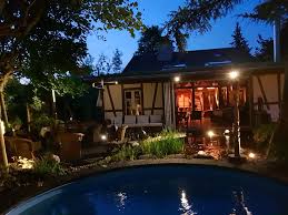 30 years of experience +80.000 hours of education, further education in voice, psychology, bodywork, cohaerence. Bali Haus Home Facebook