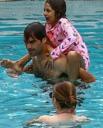 Federer Fun In The Pool Roger Federer Family Roger Federer Tennis Players