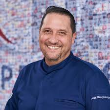 Manchmal schmeckt's gemeinsam einfach besser ☕💚 Mit We Proudly Serve  Starbucks® wird jeder Coffee-Moment ein Team-Moment. #nestleprofessional  #weproudlyservestarbucks #kaffee #kaffeepause #chailatte #capuccino  #frapuccino