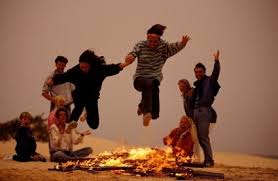 Szent jánosból szent iván széles körben tartottak rítusokat és rituálékat a legrövidebb éjszaka, a természet, és a fák tiszteletére. Szentivaneji Vigassagok Megyeri Szabolcs Kertesz Blogja