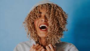 I capelli ricci sono il nostro accessorio più prezioso. Migliori Prodotti Per Capelli Ricci Ben Definiti Senza Crespo