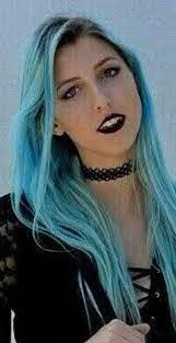 Diane Baumert's Instagram, Twitter & Facebook