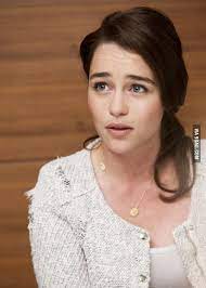 Daenerys targaryen / emilia clarke make up transformation. Emilia Clarke Without Makeup A Rare Beauty 9gag