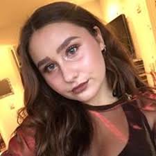 Nadia Burnett's Instagram, Twitter & Facebook