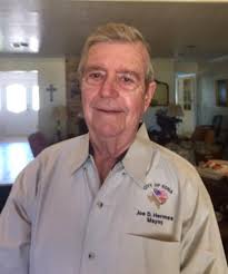 After almost 40 years in City Hall, Edna mayor plans to step down