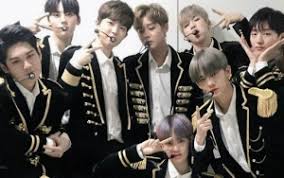 Ia merupakan pria dengan kelahiran goyang di korea selatan. Wanna One Ungkap Hasil Voting Untuk Nama Unit Penasaran