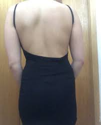 Sie schneidet ihren bh in 2 stücke. Ruckenfrei Mit Breiter Schulter Kreuz Kleid Figur
