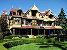 The winchester mystery house began as a simple, unfinished farmhouse built in the late 1800s in rural california. Winchester House Verlassene Angsterregende Orte