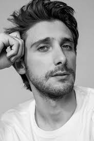 Он сын актеров кристиана баха и умберто зуриты. Emiliano Zurita Movies Age Biography