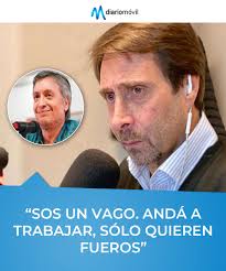 MÁXIMO SOS UN VAGO" 🥊🥊 Este miércoles, se comenzó a tratar la Ley ómnibus  y Máximo Kirchner llegó tarde, alrededor de las 13 horas, luego de que el  oficialismo consiguiera el quórum.