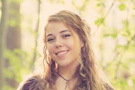 Hannah Shipp's Instagram, Twitter & Facebook