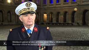Effectivement, il est du service de santé, on voit très bien le caducée sur le col. 12 Citations Pour Le Service De Sante Des Armees Youtube