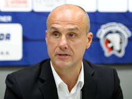 Straka slavil padesátiny. Nějak zvlášť to neprožívám, říká hokejová legenda 