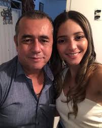 Si me preguntan cual es mi súper héroe favorito sin dudarlo y sin pensarlo  2 veces diría que es mi papá, hombre que sabe lo que es trabajar y luchar  incansablemente por
