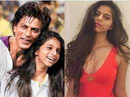 Suhana khan is on the cover of vogue and the moment that fans have eagerly been waiting for has arrived with the first teaser of shah rukh khan's daughter suhana khan's acting debut. Shah Rukh Khan S Daughter Suhana To Enter The Glam World With Her First Magazine Cover In August Hindi Movie News Times Of India