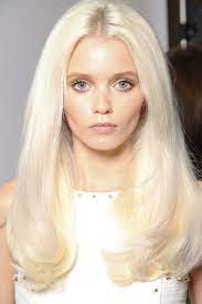 Scroll down and check out her slim body, short and/or medium blonde hairstyles & haircuts. Picture Of Abbey Lee Kershaw Oval Face Hairstyles Hair Styles 2014 Light Blonde Hair