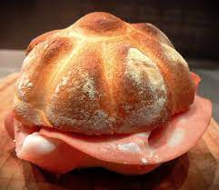 Da un'idea di due studenti fuori sede l'innovativo modo per ordinare cibo online a domicilio pizza rossa e panino con la mortazza: Panini E Mortazza Le Follie Di Talia