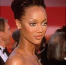 I attended the #Oscars in the 90s and did my own fierce and kinda natural  makeup! While I wasn't a nominee, I did get an Oscar….who did my hair that  night! Oscar