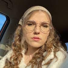 Lavonne Mcfadden's Instagram, Twitter & Facebook