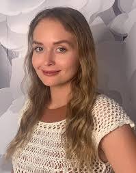 Karen Bunting's Instagram, Twitter & Facebook