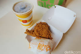 Menjadi restoran yang paling di minati, pastinya setiap hari restoran cepat saji tersebut terus melayani ratusan pengunjung, dan kita tentu saja harus sabar mengantri untuk dapat memilih menu kfc ataupun paket, apalagi jika anda malas untuk keluar rumah dan sangat ingin. Ini Isi Menu Rahasia Dari Mcdonald S Dan Kfc Yang Viral Di Tiktok