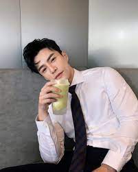 The singapore government is partnering with industry leaders to uplift the. Kebanyakan Minum Bubble Tea Kulit Aktor Singapura Ini Jadi Kendur