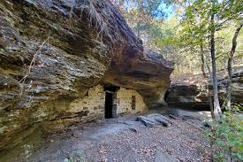 Devil's Den State Park: Beautiful Hikes and Hidden Caves