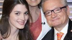 Il est marié et sa fille se nomme. La Fille De Petitrenaud Pressentie Sur France 2 Premiere Fr