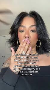 Leah Kenyon's Instagram, Twitter & Facebook