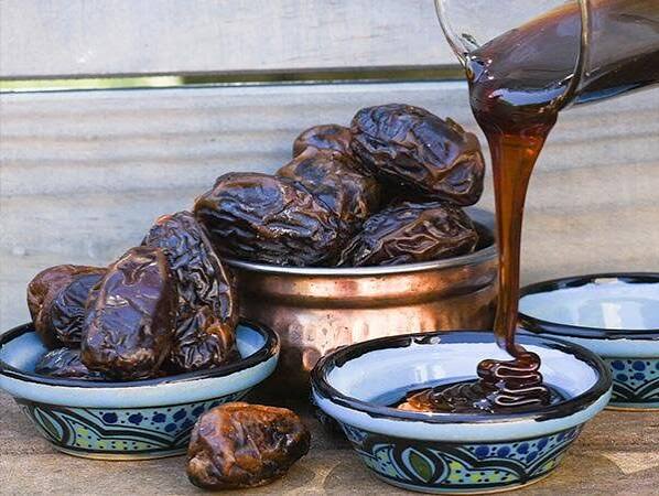 طرز تهیه شیره خرما در خانه | خواص شگفت‌انگیز این ماده مقوی - همشهری آنلاین