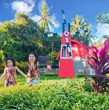 Biasanya kebun binatang ini lebih ramai ketika akhir pekan atau hari libur karena pada kesempatan tersebut adalah momen yang tepat untuk ber quality time bersama keluarga. Wahana Akbar Zoo Hadirkan Kebun Binatang Mini Dan Outbond Bagi Warga Banyuwangi Seblang Com