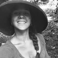 Manuela Gil's Instagram, Twitter & Facebook