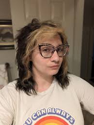 FIF and I tried something new with my haircut. Mistakes were made trying to  make a cute beach-wave look for work, but it's definitely a going out look.  I decided to go