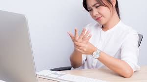 Tangan kebas tanda penyakit apa, simak penjelasan berikut ini. Sering Kebas Kesemutan Awas Kekurangan Vitamin Neurotropik