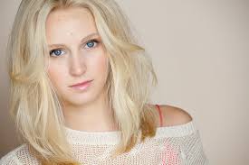 Chelsea Renner's Instagram, Twitter & Facebook