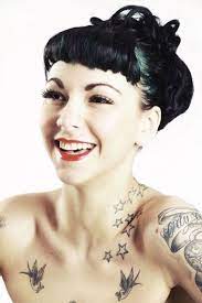 1001 Idees Coiffure Rockabilly Enroulez Vous Sur La Route De Memphis Coiffure Rockabilly Coiffures Hipster Coupe De Cheveux Rock