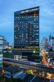 Free buffet breakfast, free wifi in public areas, and free self parking are also provided. Christmas Buffet Picture Of Holiday Inn Bangkok Sukhumvit Tripadvisor