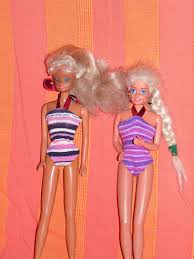 Après plusieurs tentatives, le maillot de bain une pièce s'installe définitivement dans nos valises. Maillot De Bain Pour Poupees Barbie Kekeli Bricole