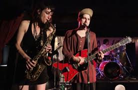 * jul 9, 1989 in cape town, western cape, south africa Cole Alexander Von The Black Lips Erbricht Sich Im Club Universum In Stuttgart Auf Den Boden Und Legt Danach Sofort Ein Tuch Darauf Damit Keiner Ausrutscht Weitere Bilder Von Dem Auftritt Zeigen