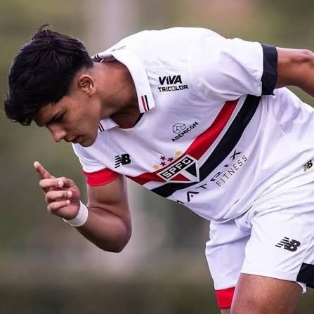 🚨 LATERAL NICOLAS &Eacute; PRESO AP&Oacute;S ATROPELAMENTO FATAL EM BARUERI O lateral-esquerdo Nicolas foi preso na noite de ontem ap&oacute;s se envolver em um acidente fatal na cidade de Barueri, na Grande